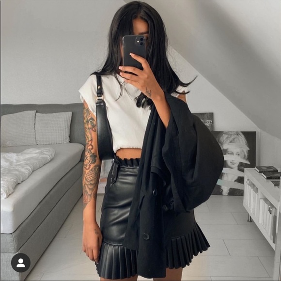 Zara black pleated leather skirt - Picture 7 of 16